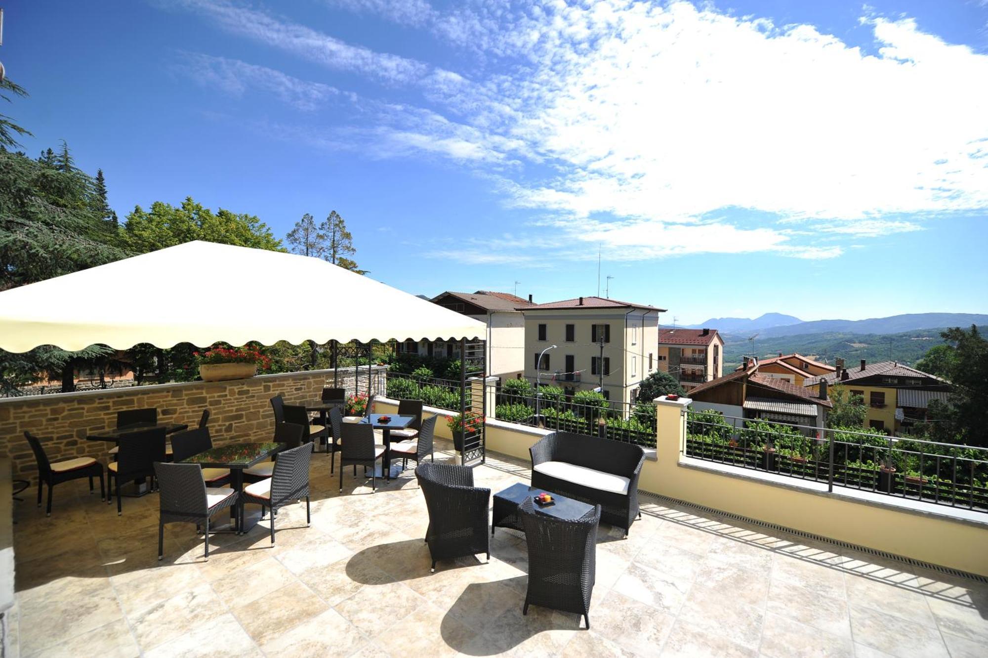 Hotel Montepizzo Lizzano In Belvedere Extérieur photo